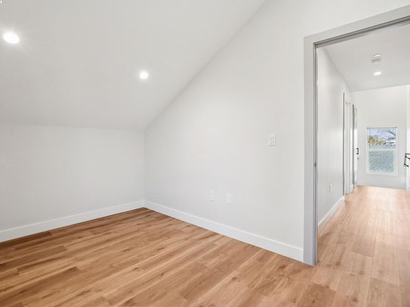 882 61St St, Oakland CA 94608