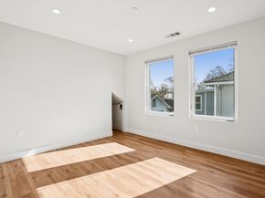 882 61St St, Oakland CA 94608