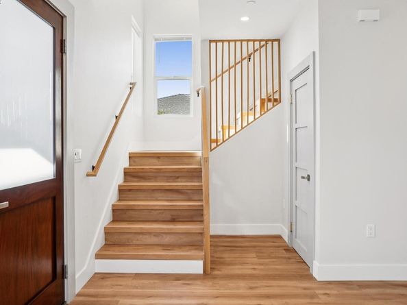 882 61St St, Oakland CA 94608