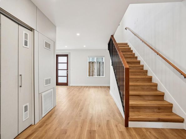 882 61St St, Oakland CA 94608