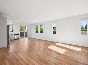 882 61St St, Oakland CA 94608