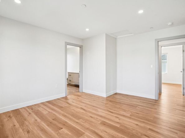 882 61St St, Oakland CA 94608