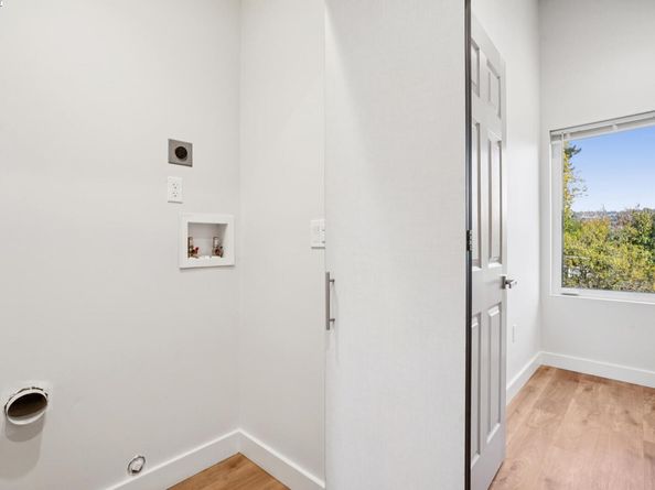 882 61St St, Oakland CA 94608