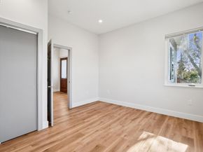 882 61St St, Oakland CA 94608