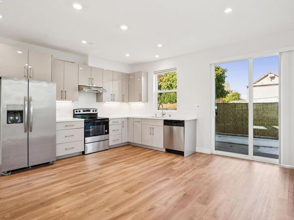 882 61St St, Oakland CA 94608