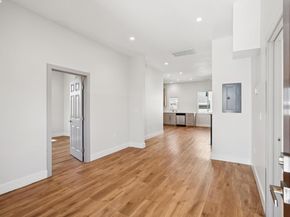 882 61St St, Oakland CA 94608