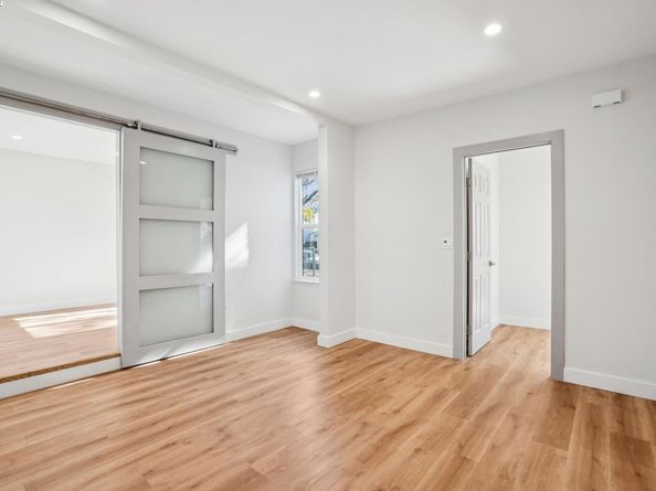 882 61St St, Oakland CA 94608