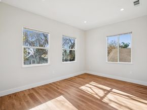 882 61St St, Oakland CA 94608