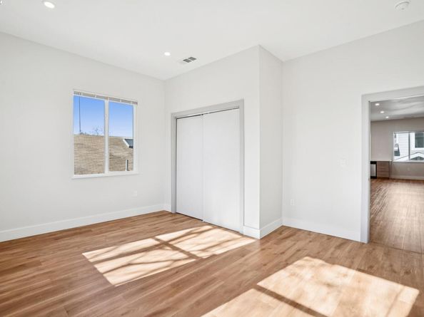 882 61St St, Oakland CA 94608