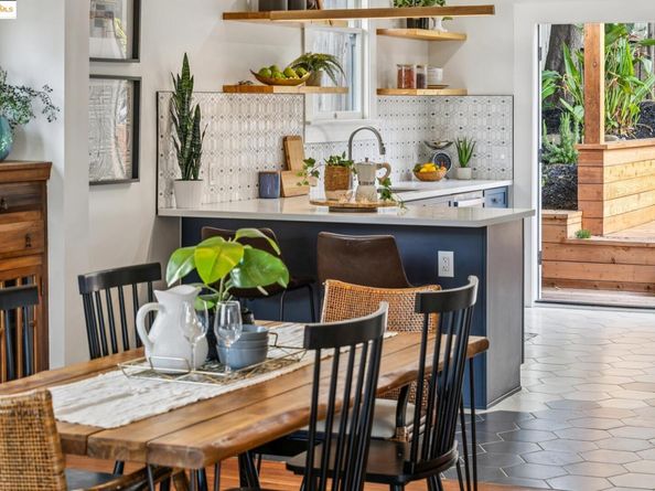 574 Weldon Ave, Oakland CA 94610