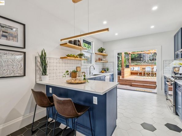 574 Weldon Ave, Oakland CA 94610