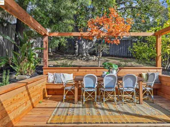 574 Weldon Ave, Oakland CA 94610