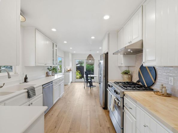 393 Lloyd St, Livermore CA 94550