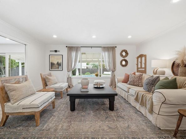 393 Lloyd St, Livermore CA 94550