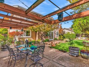 276 Sunnybrae Dr, Martinez CA 94553
