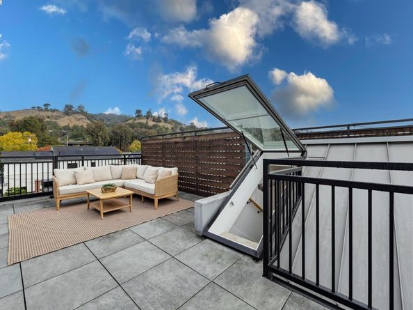 922 Brown Ave, Lafayette CA 94549