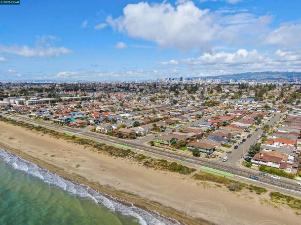 404 Coral Reef Rd, Alameda CA 94501