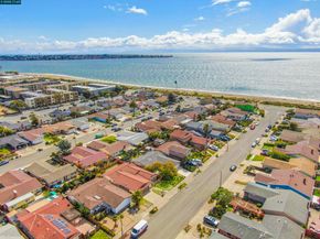 404 Coral Reef Rd, Alameda CA 94501