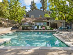 750 Canyon Oaks D, Oakland CA 94605