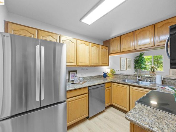 750 Canyon Oaks D, Oakland CA 94605