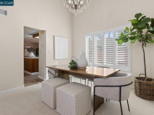 300 Lakehurst Dr, Martinez CA 94553