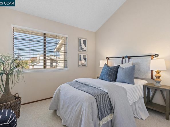 300 Lakehurst Dr, Martinez CA 94553