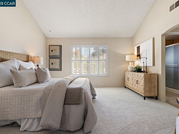 300 Lakehurst Dr, Martinez CA 94553