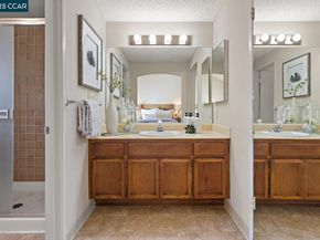 300 Lakehurst Dr, Martinez CA 94553