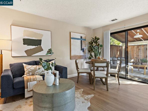 300 Lakehurst Dr, Martinez CA 94553