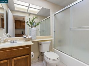 300 Lakehurst Dr, Martinez CA 94553