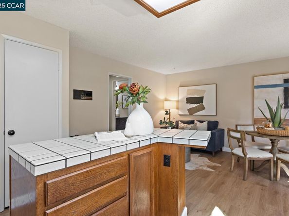 300 Lakehurst Dr, Martinez CA 94553