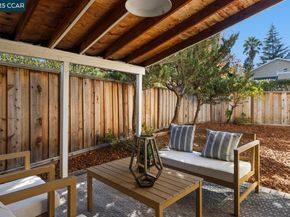 300 Lakehurst Dr, Martinez CA 94553