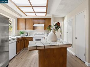 300 Lakehurst Dr, Martinez CA 94553