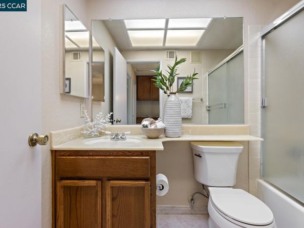 300 Lakehurst Dr, Martinez CA 94553