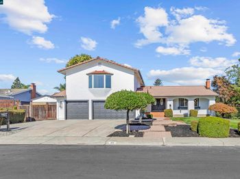 44 Dos Rios Ct