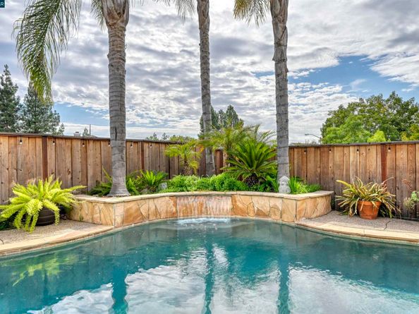 713 Tennyson Dr, Livermore CA 94551