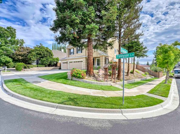 713 Tennyson Dr, Livermore CA 94551