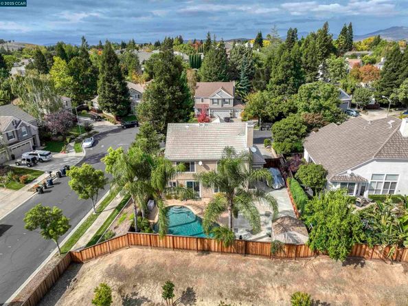 713 Tennyson Dr, Livermore CA 94551
