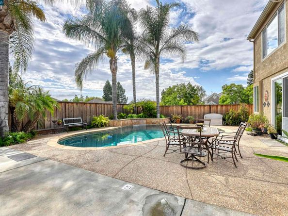 713 Tennyson Dr, Livermore CA 94551