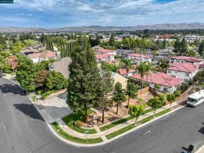 713 Tennyson Dr, Livermore CA 94551