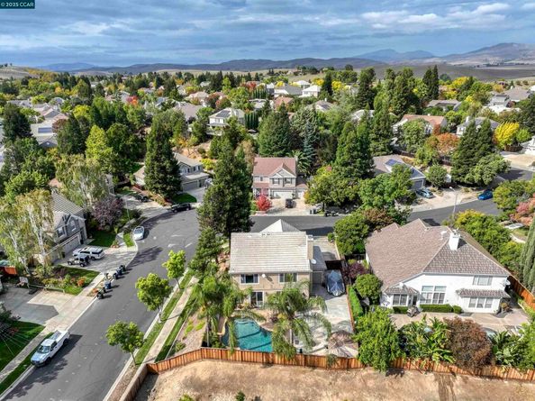 713 Tennyson Dr, Livermore CA 94551