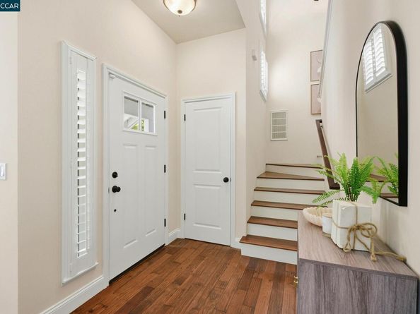 12 Moss Ln, Lafayette CA 94549