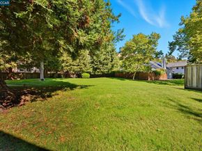 12 Moss Ln, Lafayette CA 94549