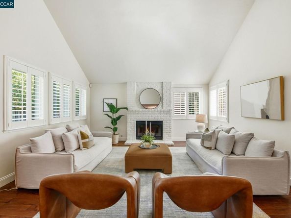 12 Moss Ln, Lafayette CA 94549