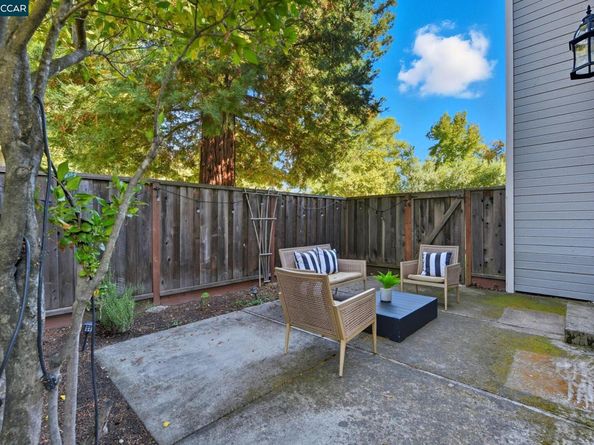 12 Moss Ln, Lafayette CA 94549