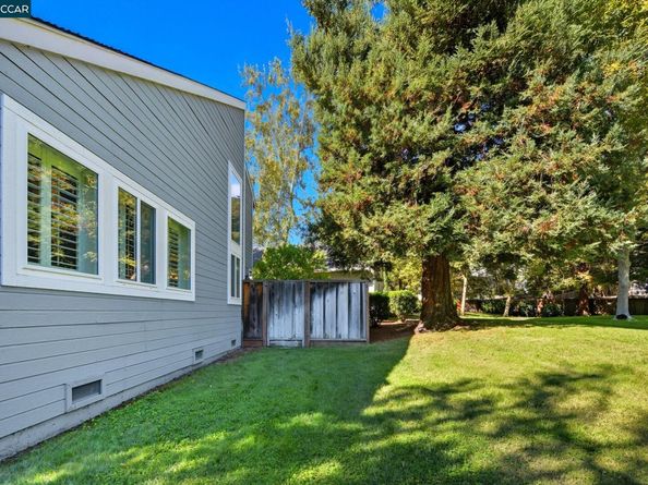 12 Moss Ln, Lafayette CA 94549