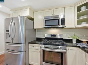 12 Moss Ln, Lafayette CA 94549