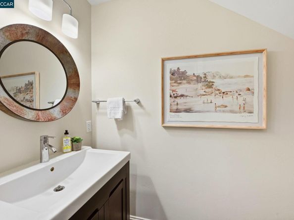 12 Moss Ln, Lafayette CA 94549