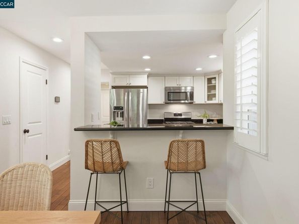 12 Moss Ln, Lafayette CA 94549