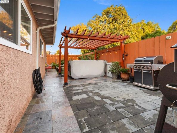 794 Resota St, Hayward CA 94545